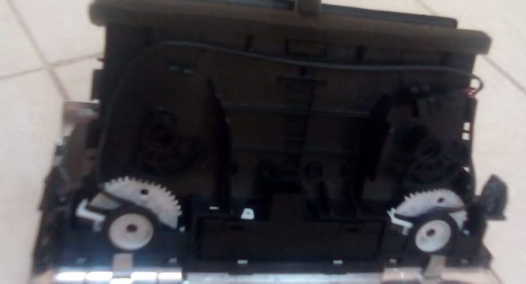 AUDI Q7 2006 TO 2009 Dashboard Center Air Vents OEM PART NO 4L0820951P ( Genuine Used AUDI Parts )