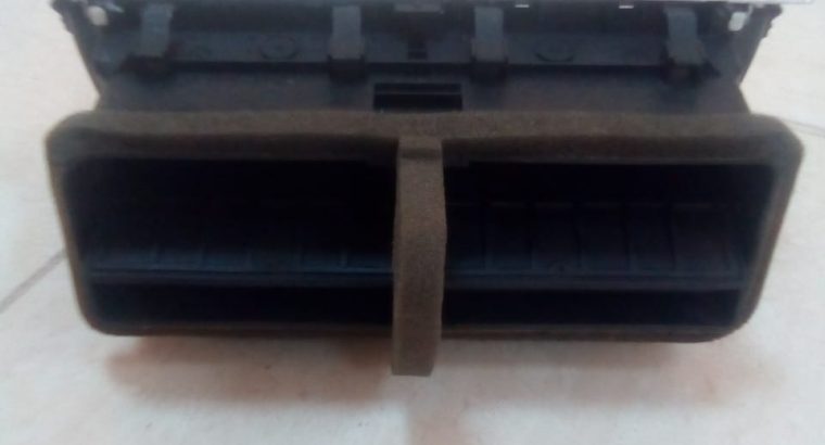 AUDI Q7 2006 TO 2009 Dashboard Center Air Vents OEM PART NO 4L0820951P ( Genuine Used AUDI Parts )