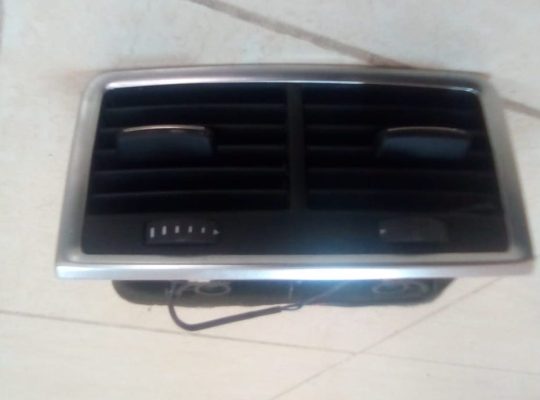 Audi Q7 2005 TO 2015 Center Console Rear Air Vent Grille PART NO 4L0819203K OEM ( Genuine Used AUDI Parts )