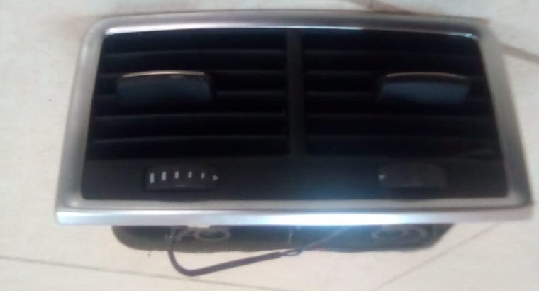 Audi Q7 2005 TO 2015 Center Console Rear Air Vent Grille PART NO 4L0819203K OEM ( Genuine Used AUDI Parts )