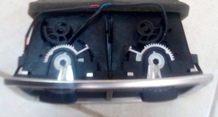 Audi Q7 2005 TO 2015 Center Console Rear Air Vent Grille PART NO 4L0819203K OEM ( Genuine Used AUDI Parts )