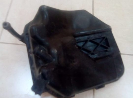 AUDI Q7 2007 2008 2009 ENGINE WATER COOLANT RESERVOIR TANK OEM PART NO 4L0121407E ( Genuine Used AUDI Parts )