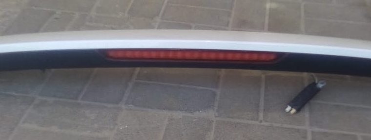 Audi Q7 2007 TO 2015 Rear Trunk Hatch Spoiler White Colour OEM PART NO 4L0827933 ( Genuine Used AUDI Parts )
