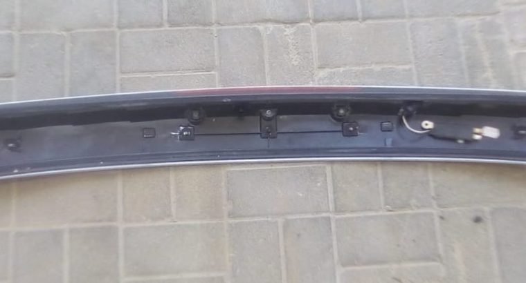 Audi Q7 2007 TO 2015 Rear Trunk Hatch Spoiler White Colour OEM PART NO 4L0827933 ( Genuine Used AUDI Parts )