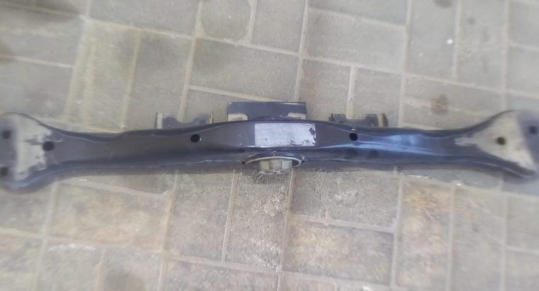AUDI Q7 2006 TO 2009 VW TOUAREG PORSCHE CAYENNE TRANSMISSION CARRIER/Crossmember PART NO 7L0399227B ( Genuine Used AUDI Parts )