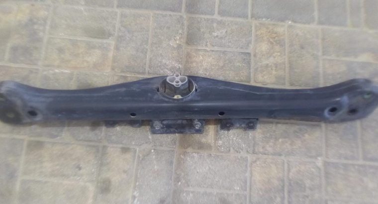 AUDI Q7 2006 TO 2009 VW TOUAREG PORSCHE CAYENNE TRANSMISSION CARRIER/Crossmember PART NO 7L0399227B ( Genuine Used AUDI Parts )