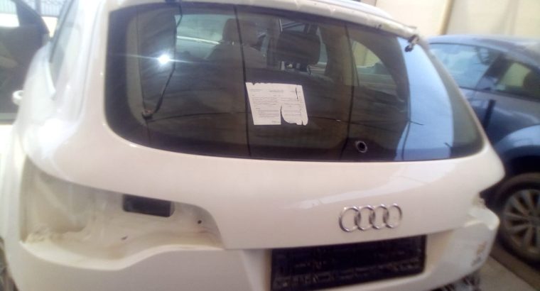 AUDI Q7 2007 TO 2009 REAR TAIL GATE COMPLETE WITH HATCH LIFT GATE WINDOW GLASS ( Genuine Used AUDI Parts )