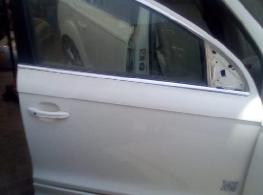 Audi Q7 2007 TO 2011 Front Door COMPLETE Right PART NO 4L0831052 ( Genuine Used AUDI Parts )