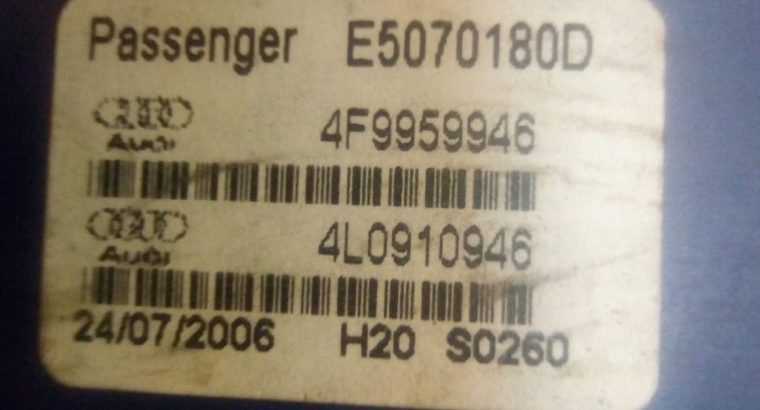AUDI Q7 2007 TO 2014 REAR ELECTRIC TAILGATE MOTORS RIGHT AND LEFT PART NO 4L0910945 & 4L0910946 ( Genuine Used AUDI Parts )