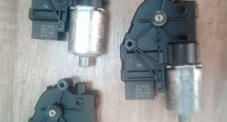 AUDI Q7 2007 TO 2015 COMPLETE PANORAMIC SUNROOF ASSEMBLY WITH MOTORS PART NOS 4L0877041E & 4L0959591 ( Audi Used Parts Dealers )