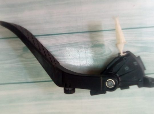 AUDI Q7 VW TOUAREG 2007 TO 2015 ACCELRATOR PEDAL SENSOR PART NO 7L0723507B ( Genuine Used AUDI Parts )