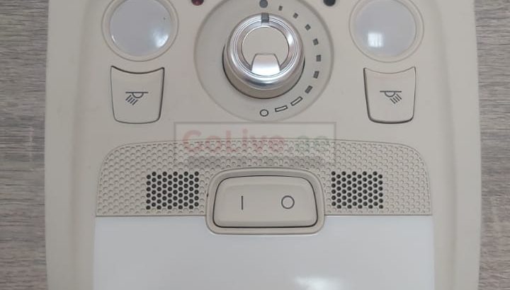Audi A4 S4 2009 TO 2012 LHD Interior Roof Lighting Lamp Dome PART NO 8T0947135E ( Genuine Used AUDI Parts )