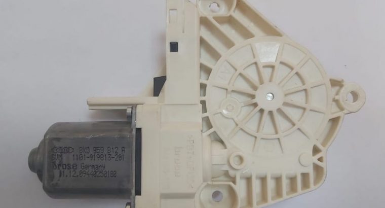 Audi A1 A4 A6 Q3 Q5 Touareg Rear Right Door Window Motor Part No 8K0959812A ( Genuine Used AUDI Parts )