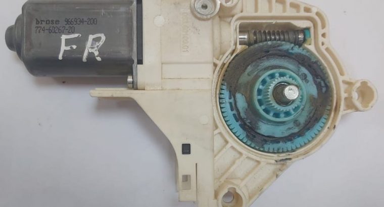 Audi A1 A4 A6 Q3 Q5 Touareg Front Right Door Window Motor Part No 8K0959802A ( Genuine Used AUDI Parts )