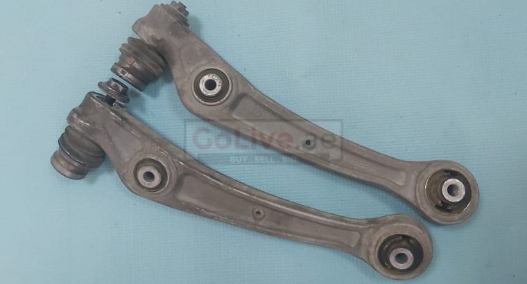 Audi A4 A5 2009 Front Lower Wishbone Control Arm Right & LEFT PART NO 8K0407156B & 8K0407155B ( Genuine Used AUDI Parts )