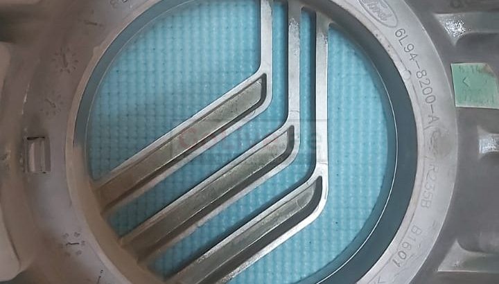 MERCURY MOUNTAINEER 2006 TO 2008 FRONT MAIN SHOW GRILL PART NO 6L94-8200-A ( Genuine Used FORD Parts )