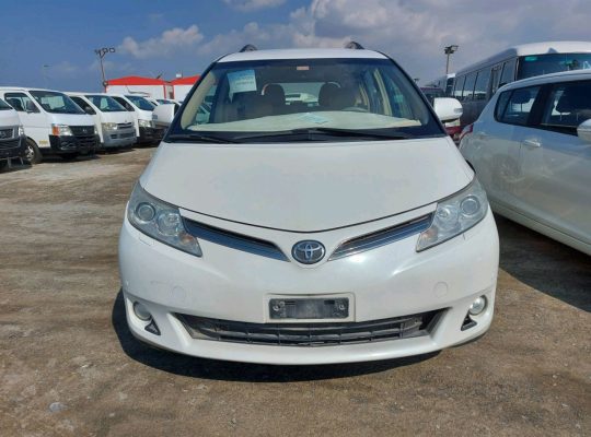 Toyota Previa 2015 AED 32,000, GCC Spec, Negotiable