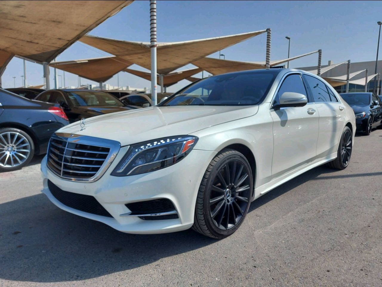 Mercedes Benz S-Class 2015 AED 160,000, Good condition, US Spec, Sunroof, Fog Lights, Negotiable