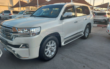 Toyota Land Cruiser 2017 AED 170,000, GCC Spec, Full Option, Sunroof