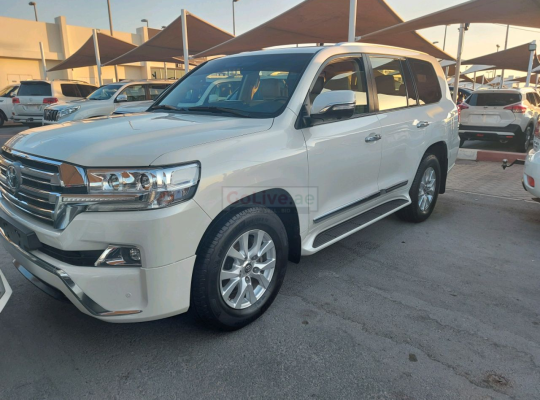 Toyota Land Cruiser 2017 AED 170,000, GCC Spec, Full Option, Sunroof