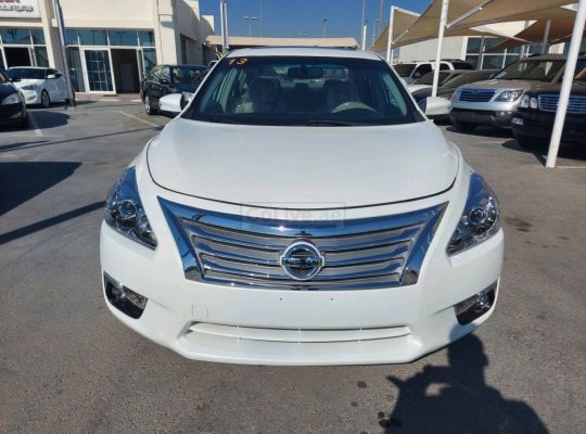 Nissan Altima 2013 AED 20,000, Full Option, US Spec, Sunroof, Negotiable