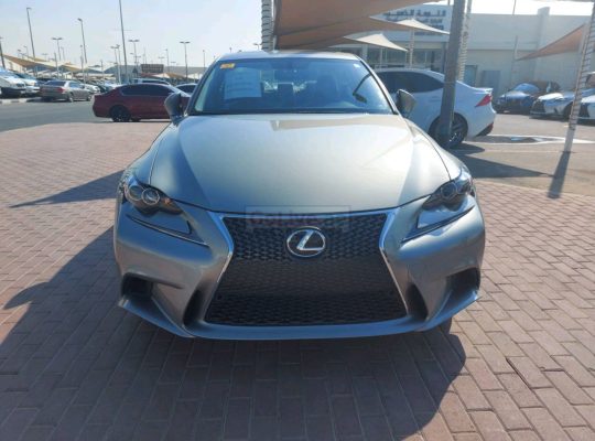 Lexus IS-Series 2016 AED 68,000, Good condition, Full Option, US Spec, Sunroof, Negotiable