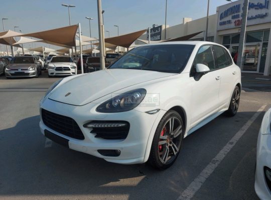 Porsche Cayenne 2013 GCC