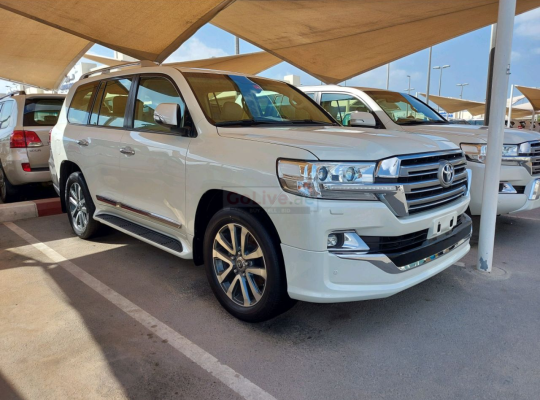 Toyota Land Cruiser 2019 AED 184,000, GCC Spec, Good condition, Full Option, Sunroof, Navigation System, Fog Lights, Negotiable
