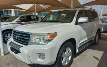 Toyota Land Cruiser 2013 AED 102,000, GCC Spec, Good condition, Full Option, Sunroof, Navigation System, Fog Lights, Negotiable