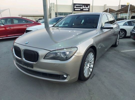 BMW 7-Series 2012 AED 33,000, GCC Spec, Good condition, Warranty, Full Option, US Spec, Family, Sunroof, Navigation System, Fog Li