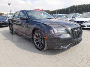 Chrysler AWD 300 S 2016 AED 38,000, US Spec