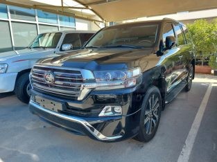 Toyota Land Cruiser 2018 AED 245,000, GCC Spec, Good condition, Full Option, Sunroof, Navigation System, Negotiable