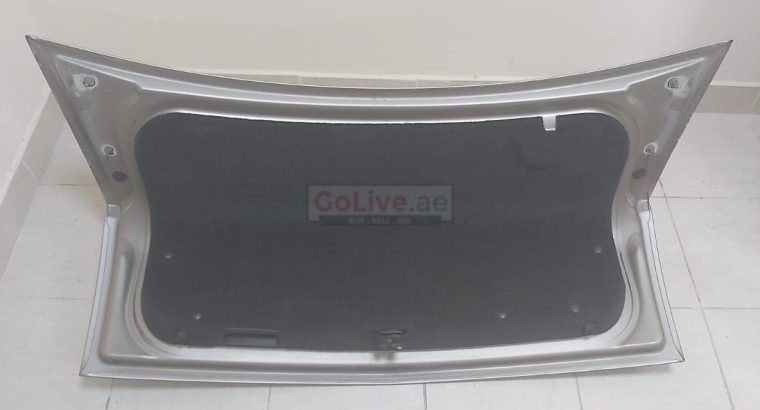 CADILLAC STS 2005 TO 2007 REAR TRUNK LID COMPLETE WITH LIGHTS AND SPOILER PART NO 20838982 ( Genuine Used CADILLAC Parts )