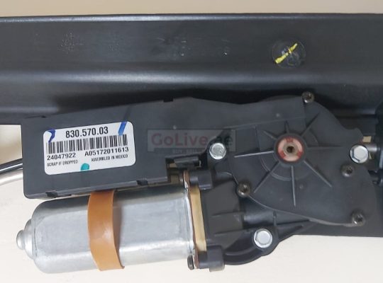 CADILLAC STS 2005 TO 2007 COMPLETE SUNROOF ASSEMBLY PART NO 830.570.03/20844351/25791961 ( Genuine Used CADILLAC Parts )