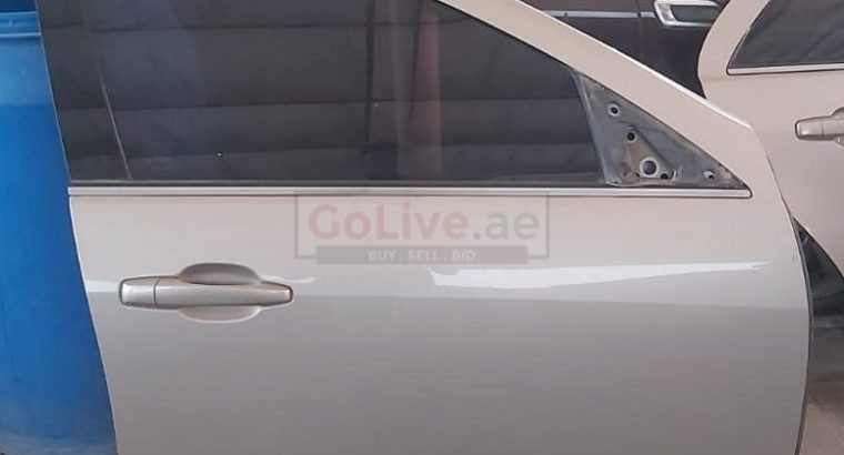 CADILLAC STS 2005 TO 2011 FRONT RIGHT COMPLETE DOOR ASSEMBLY PART NO GM (89022640) ( Genuine Used CADILLAC Parts )