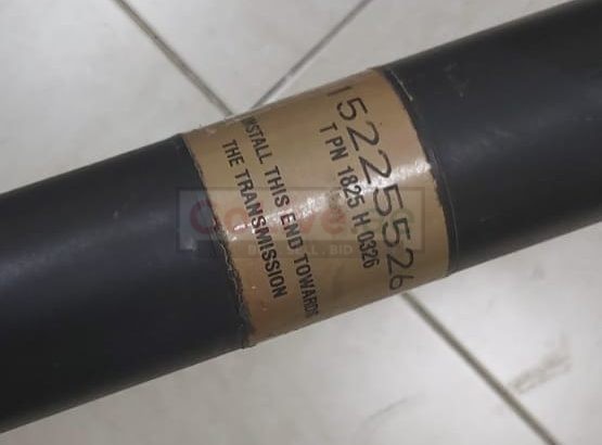 Cadillac STS 2005 TO 2011 Genuine Drive Shaft PART NO GM 15225526 ( Genuine Used CADILLAC Parts )