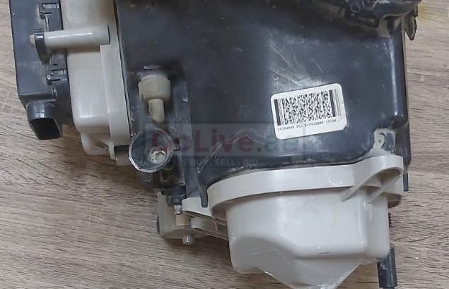 Cadillac STS 2005 TO 2011 RIGHT Side Halogen Headlight PART NO 16532578A ( Genuine Used CADILLAC Parts )