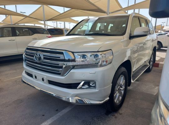Toyota Land Cruiser 2018 AED 180,000, GCC Spec, Good condition, Warranty, Full Option, Family, Sunroof, Navigation System, Fog Lig