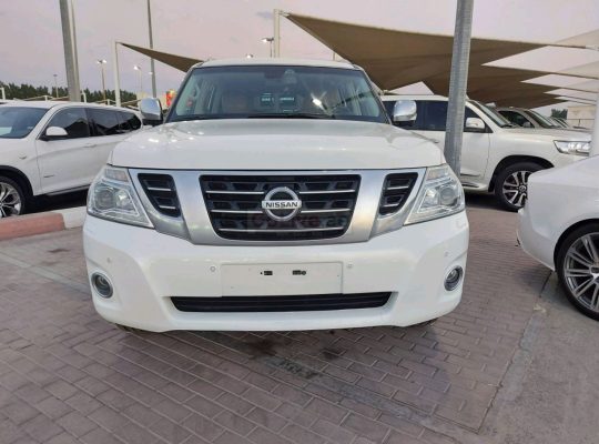 Nissan Patrol 2016 AED 115,000, GCC Spec, Good condition, Full Option, Sunroof, Lady Use, Fog Lights, Negotiable