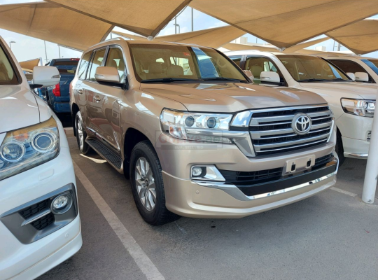 Toyota Land Cruiser 2019 AED 156,000, GCC Spec, Good condition, Full Option, Sunroof, Navigation System, Fog Lights, Negotiable