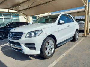 Mercedes Benz ML 2015 AED 71,000, Good condition, Full Option, Sunroof, Fog Lights, Negotiable