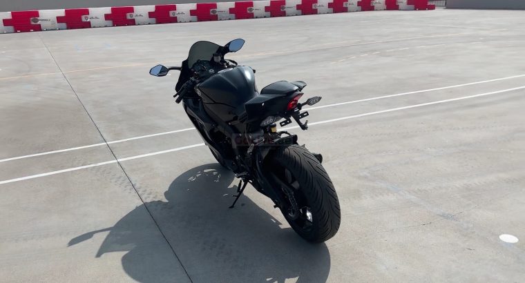 2017 YAMAHA YZF-R6 WhatsApp +13236413248