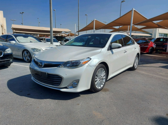 Toyota Avalon 2013 GCC Spec, Good condition for sale