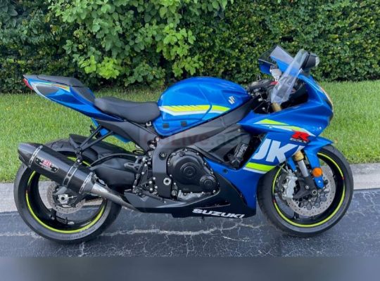 2016 Suzuki gsx r750cc available for sale