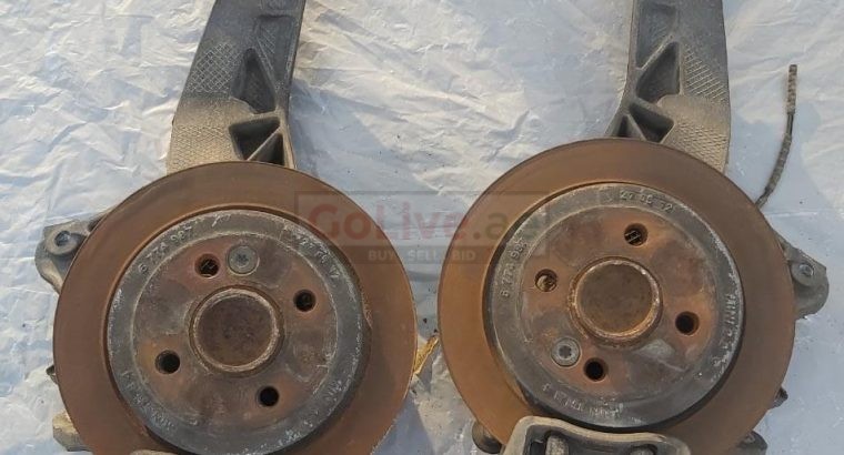 MINI COOPER 2007 TO 2014 FRONT KNUCKLE RIGHT & LEFT PART NO 13612610 ( MINI COOPER GENUINE USED PARTS )