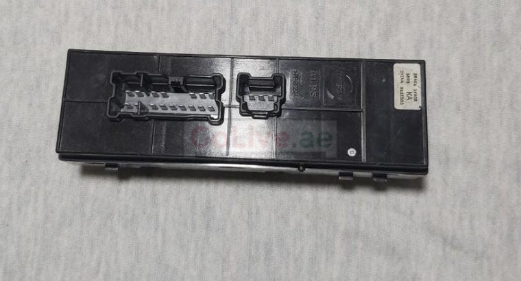 NISSAN JUKE 2010 TO 2019 WINDOWS DRIVER CONTROL SWITCH FRONT LEFT PART NO 254011KAOB ( NISSAN GENUINE USED PARTS )