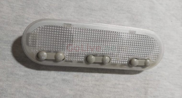 NISSAN JUKE 2010 TO 2019 INTERIOR ROOF LIGHT PART NO 8200073234 ( NISSAN GENUINE USED PARTS )