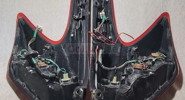 NISSAN JUKE 2015 TO 2017 REAR LIGHTS RIGHT & LEFT PART NO 265503YM2B/265553YM2B ( NISSAN GENUINE USED PARTS )