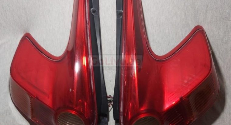 NISSAN JUKE 2015 TO 2017 REAR LIGHTS RIGHT & LEFT PART NO 265503YM2B/265553YM2B ( NISSAN GENUINE USED PARTS )