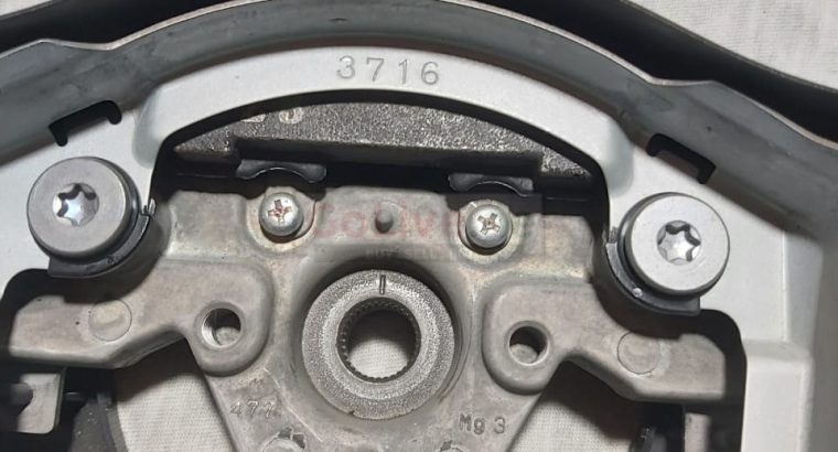 NISSAN JUKE 2014 TO 2017 STEERING WHEEL PART NO 484304AU1A ( NISSAN GENUINE USED PARTS )